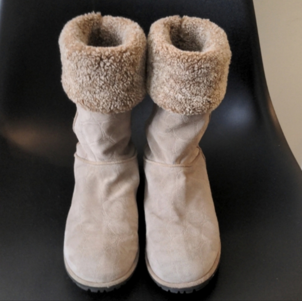 Designer Stuart Weitzman natural suede and fur winter boots, size 7